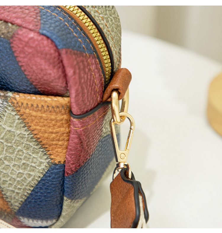 2024 ny fargeblokkert allsidig etnisk stil kvinnelig crossbody-motetrend kameraveske med én skulder og liten firkantet_voghion.com