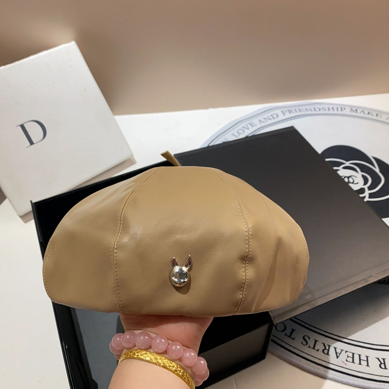Autumn and Winter New Leather Beret Korean Edition Sweet Cool Rabbit PU Painter's Fashionable Age reducing Versatile_voghion.com