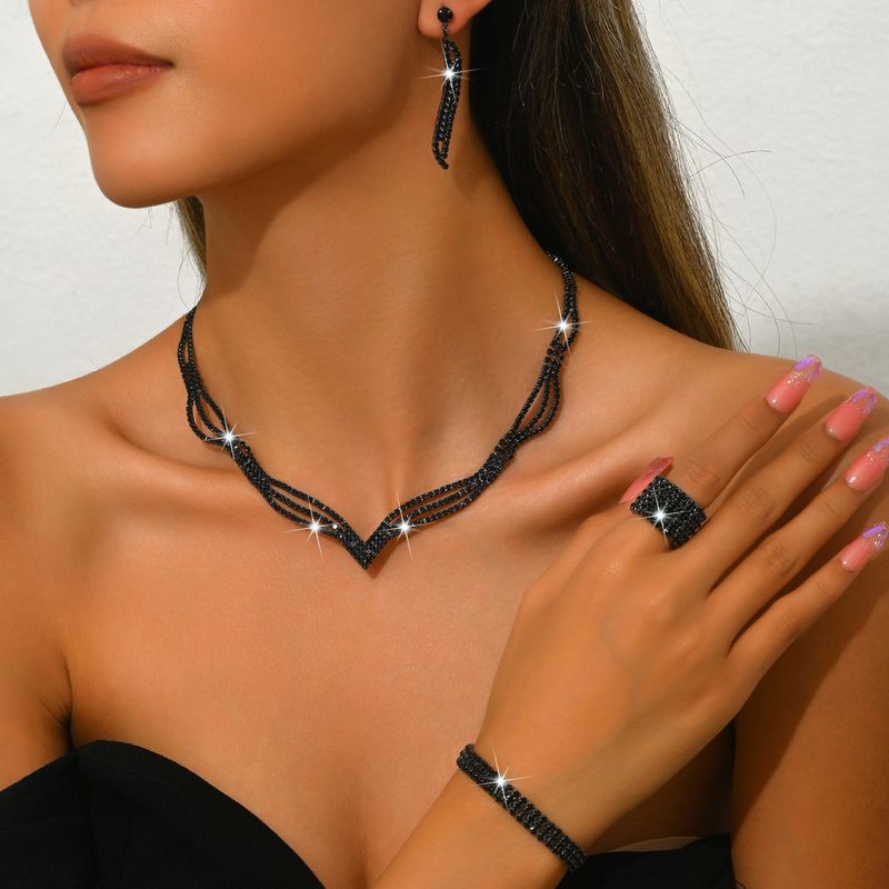 Collana di gioielli da sposa con tre pezzi di collana con artigli di strass, set di gioielli all'ingrosso, fornitura di e-commerce_voghion.com