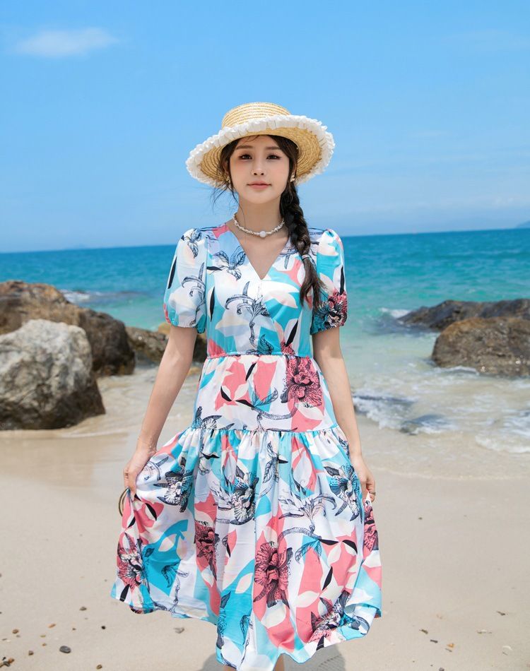 Familienkleidung, Familienkleid, Sommerkleid, eine dreiköpfige Familie, Mutter- und Tochterkleid, Reise-Urlaub, Strand-Set_voghion.com