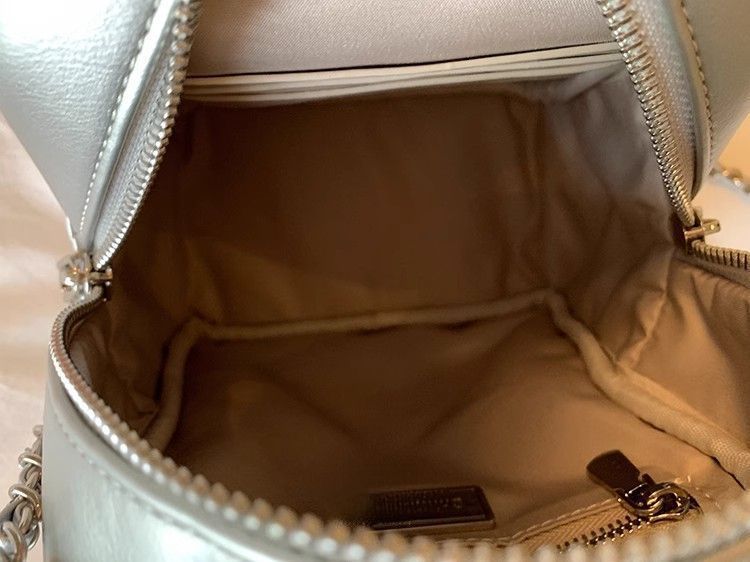 Spring And Summer Small Aroma Style Shoulders Small Backpack 2025 New Diamond Chain Shoulder Crossbody Bag Fashionable Versatile Leisure Daily_voghion.com