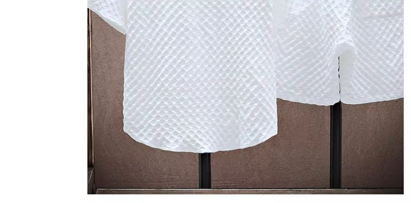 Traje de verano de seda helada para hombre, elegante camisa de manga corta y pantalones cortos de moda, un conjunto de traje deportivo y de ocio fino a cuadros de dos piezas_voghion.com