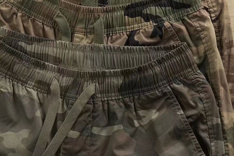 Arbeitskleidung für Herren – schmutzabweisend, strapazierfähig, mit Tarnmuster, locker sitzende Cargohose mit vielen Taschen._voghion.com