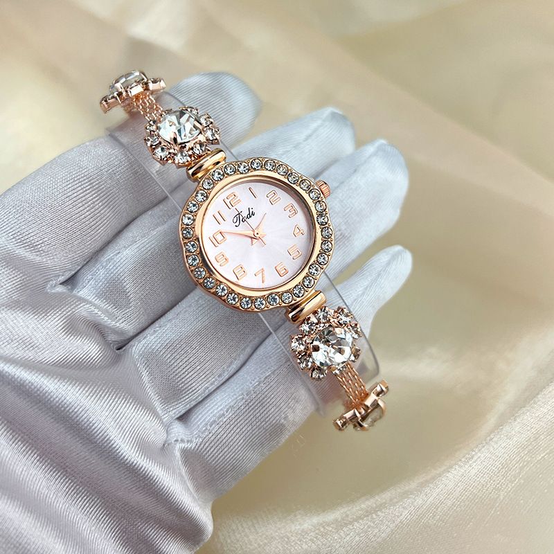 Pull-out Adjustable Bracelet Watch Digital Face Small Dial Large Diamond British Ladies Watch Work Daily Birthday Anniversary Valentine's Day Gift_voghion.com