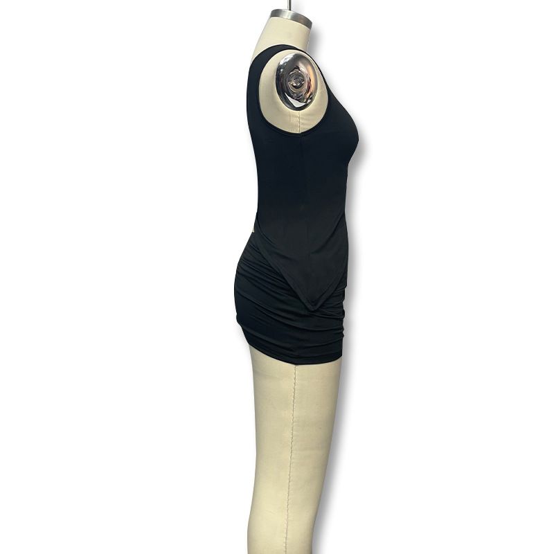 Stile Instagram, moda estiva di nicchia con design monospalla, canotta stropicciata, gonna corta, due pezzi per donna_voghion.com