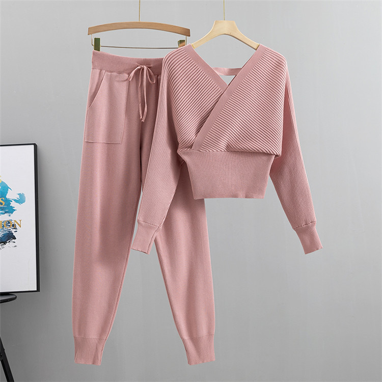 Women's small double V-neck sexy off-the-shoulder short temperament fashion suit knitted two-piece set_voghion.com
