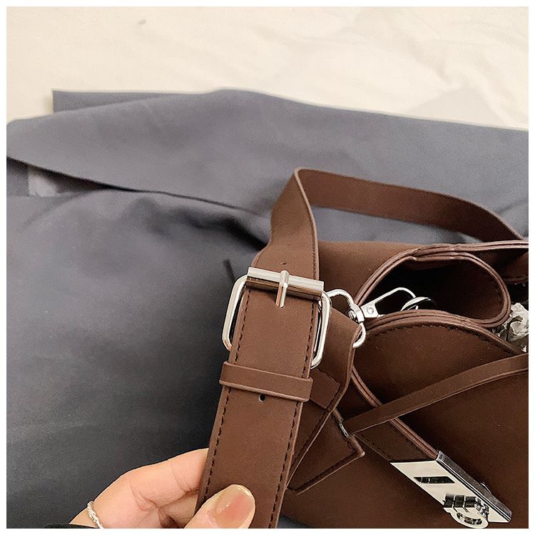 Women's Bags Large Capacity Tote Bag Niche Shoulder Messenger Bag_voghion.com