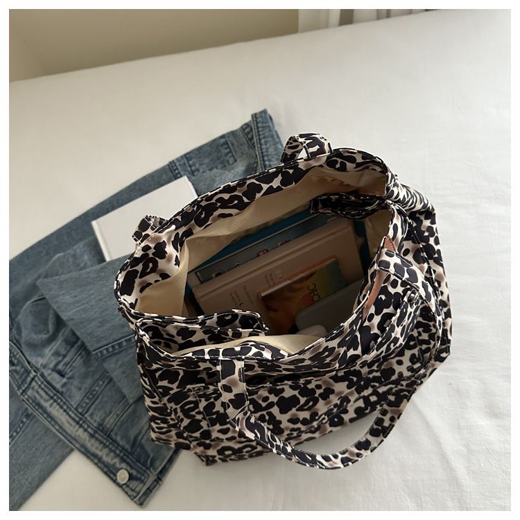 Leopard Print Canvas Tote Bag Women's Large-capacity Bag Portable Commuter Bag Versatile Shoulder Mommy Bag_voghion.com