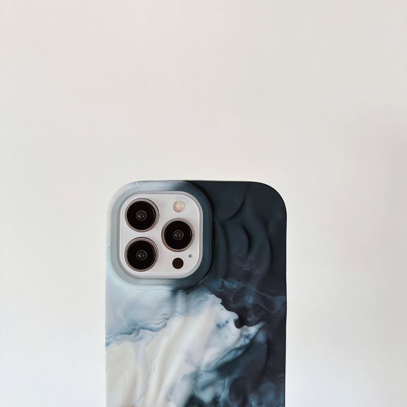 Capa para celular adesivo de água padrão mármore preto e branco adequado para iPhone15promax capa para celular Apple 14 plissado 13 tridimensional_voghion.com
