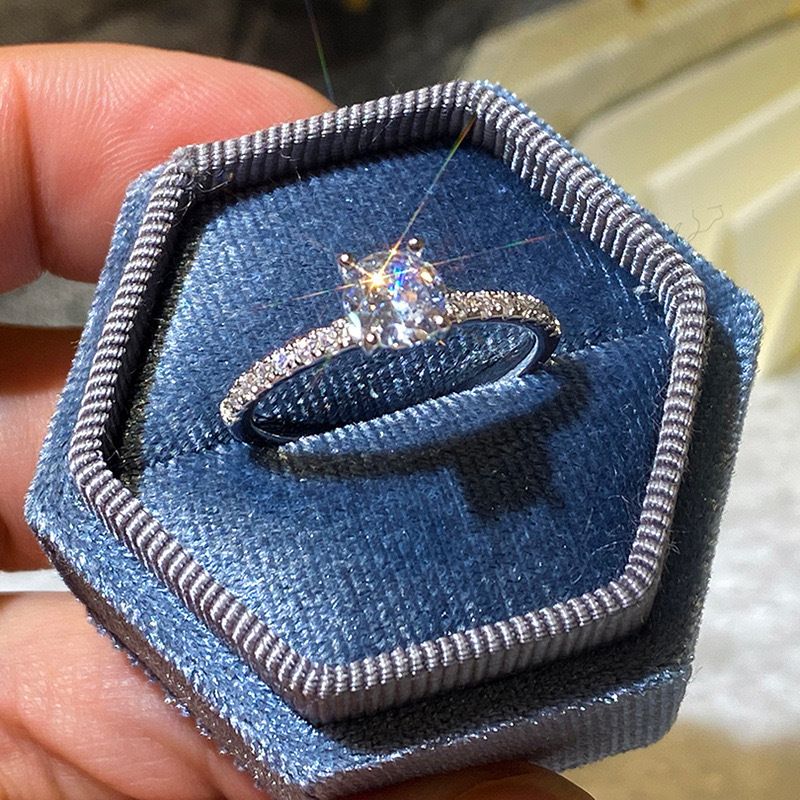 Anello di fidanzamento da donna in platino placcato in rame, con diamanti, di lusso e con zirconi_voghion.com