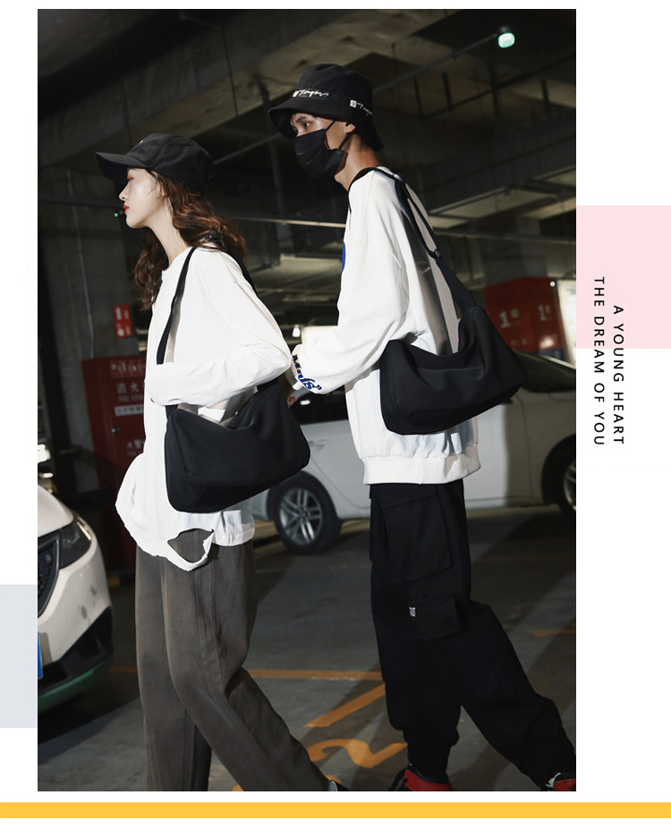 80240#Fashion Cool Couple Super Excellent Fabric Solid Color Satchel Ins Korea autumn and winter new super cool small satchel_voghion.com