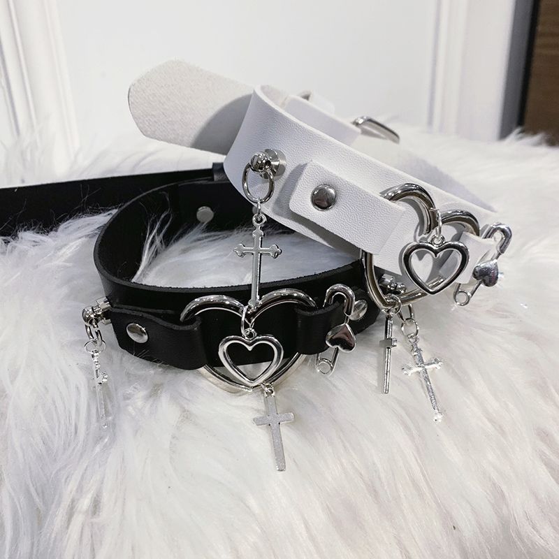 Vendita calda Accessori Grunge Pelle Cuore Croce Choker Punk Charms Spilla Pendente per Donne Gioielli Goth Collana Moda Coreana_voghion.com