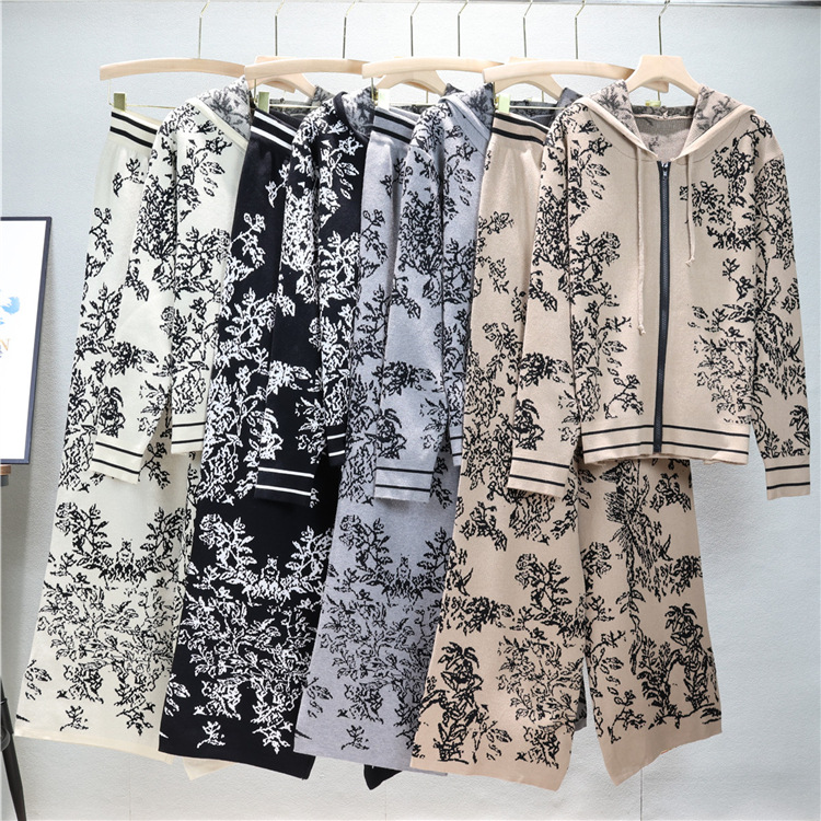Pantaloni a gamba larga in due pezzi alla moda con top jacquard con pittura a inchiostro autunnale da donna_voghion.com