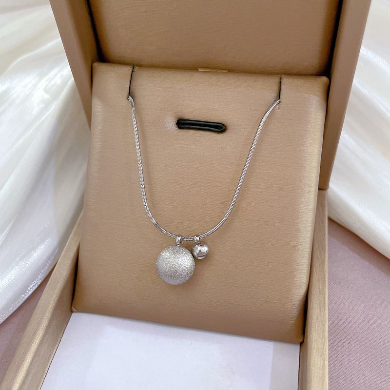 【Acciaio al titanio a corpo intero】 Collana in oro autentico estremamente semplice con fornace a sfera bipolare per donna, maglia rossa_voghion.com