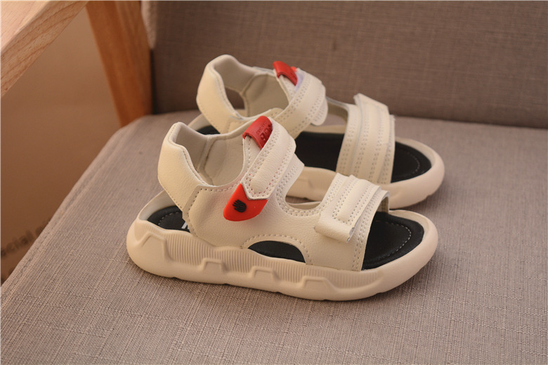 Neue 2024 Sommer feste Unterseite Klettverschluss Herren- und koreanische Strandschuhe leichte Kindersandalen_voghion.com
