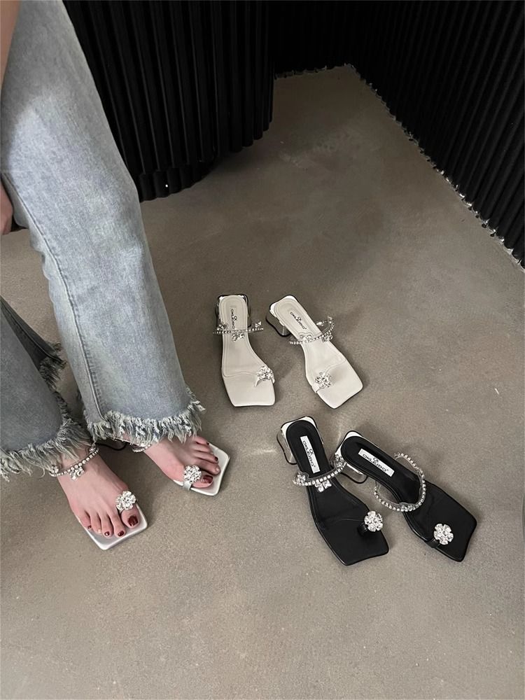 Set di scarpe da fata francese in argento con punta spessa e per capispalla estivi da donna, nuovo stile 2025, abbinato a gonna, di alta qualità_voghion.com