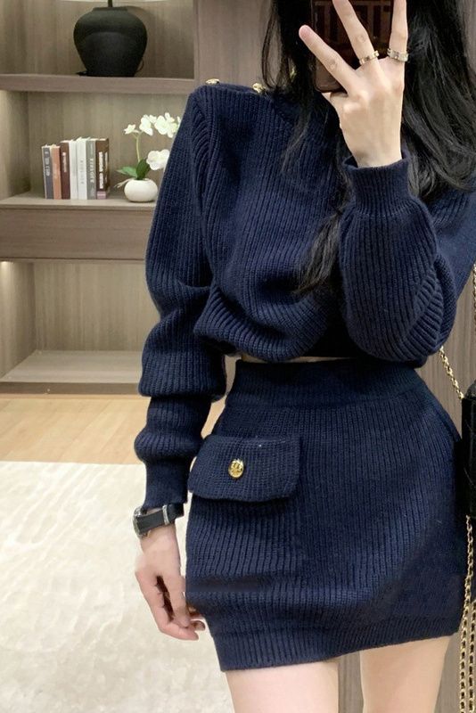 2024 Autumn Winter New Little Fashionable Chic Knitted Half Street Style Internet Celebrity Two-Piece Set Short_voghion.com