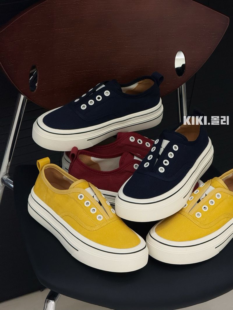 Thick-Soled European Style Canvas 2025 New Versatile Casual Comfortable Slip-On Lazy Soft Sole Board Shoes For Women_voghion.com
