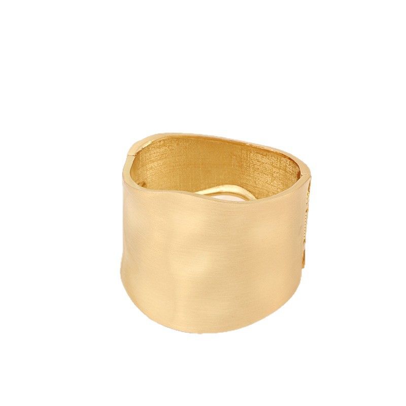 Exaggerated Wide Edge Fashion Gold Brushed Women's High-end Bracelet_voghion.com
