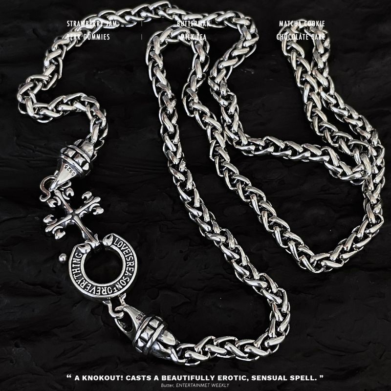 Collana cubana di alta qualità con fibbia a croce e fiore per donna, design di nicchia, nuova catena per clavicola minimalista versatile 2024_voghion.com