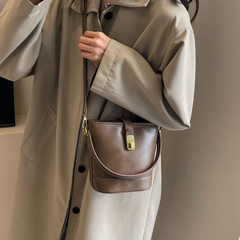 Borsa a mano di alta qualità per donna 2024 autunno inverno nuova moda tracolla singola borsa a secchiello versatile_voghion.com