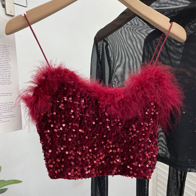 Completo due pezzi con canotta in pelliccia e paillettes + maglietta a maniche lunghe con collo alto e mezza maglia in prospettiva_voghion.com