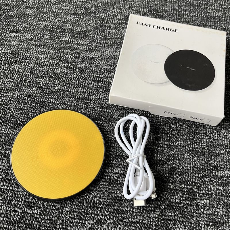 Only 11.8 Packs Bare Clothes Are Treated As Waste Products Blu-ray Compatible Stable 5v2a 10W (Max) Wireless Charger_voghion.com