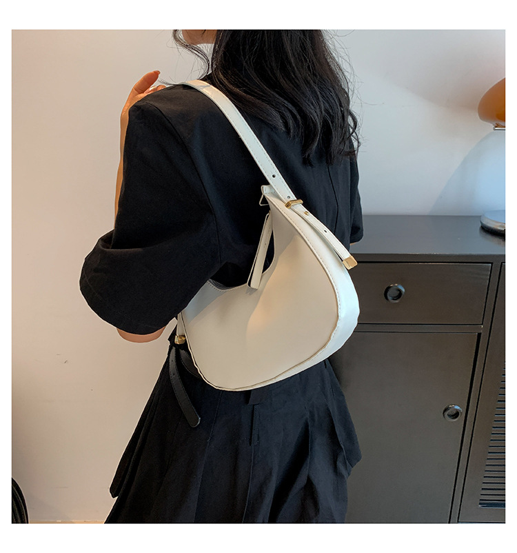 Retro Trend Schëllerbeutel 2023 Summer nei Posch Fraen modesch einfach Ënneraarmbeutel Nisch Koreanesch Neimoundbeutel_voghion.com