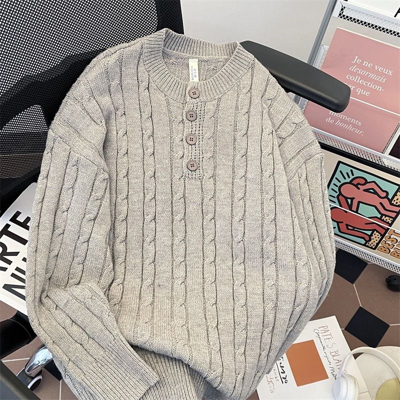 Passender grauer Zopfmusterpullover für Paare – Oversized Henley-Halspullover für Männer und Frauen, weicher und gemütlicher Unisex-Winterpullover_voghion.com
