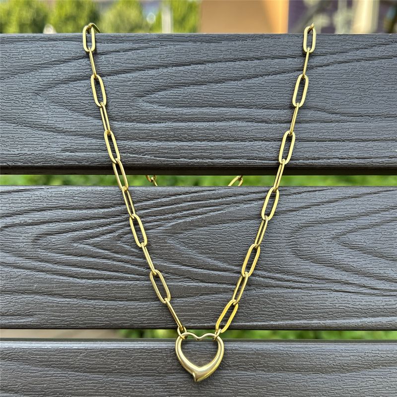 Women's Jewelry Fashion Niche Design Exquisite Stainless Steel Paper Clip Chain Love Hollow Pendant Clavicle Temperament Necklace_voghion.com