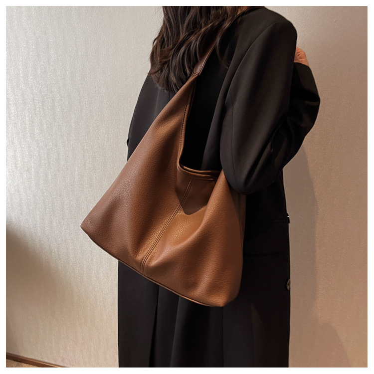 New fashionable women's bags for spring and summer, single shoulder underarm bag with large capacity crossbody bag, high-end commuting tote bag_voghion.com