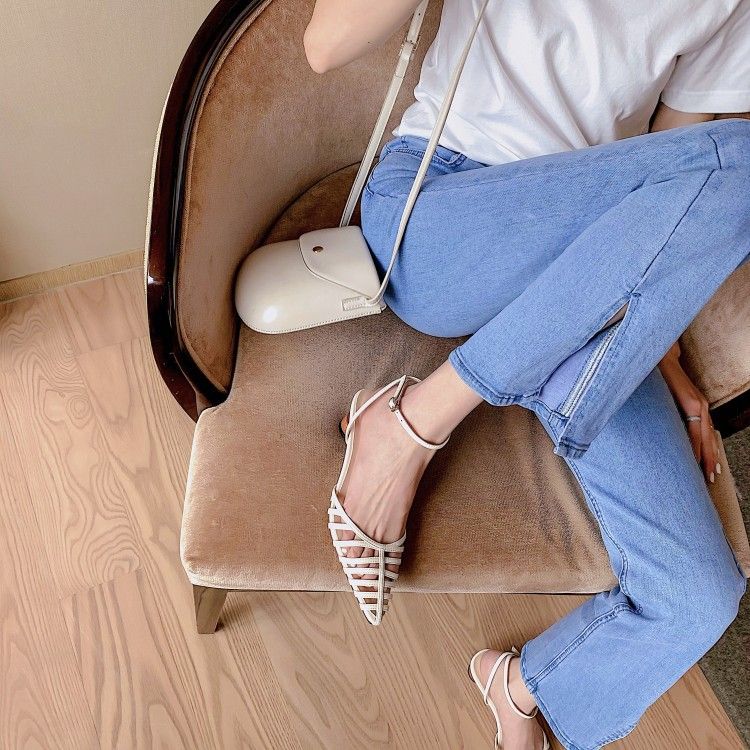 Whoever Wears It Looks Good~A Niche High-end French Style Pointed Hollow Middle Thick Heel Bun Fashion Sandal_voghion.com