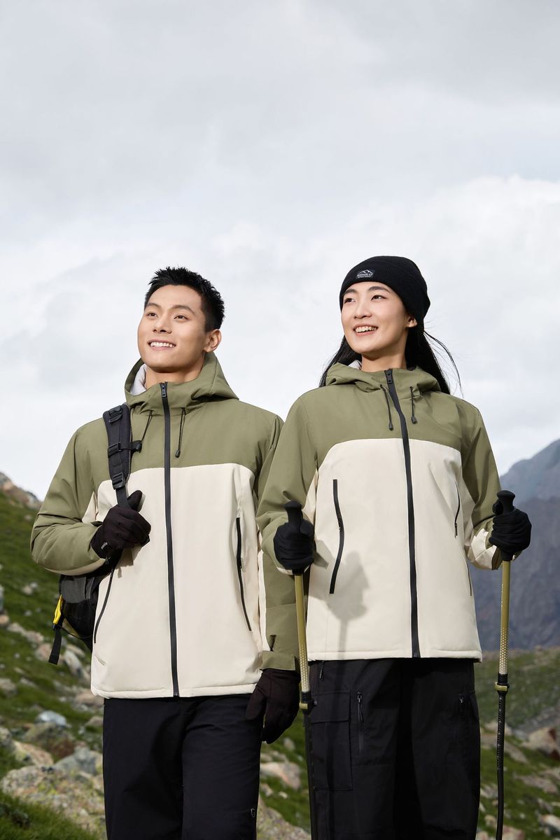 Graphene Thermal Group zakupiła wiatroodporną, wodoodporną, ciepłą, outdoorową kurtkę z nadrukiem, podszytą polarem_voghion.com