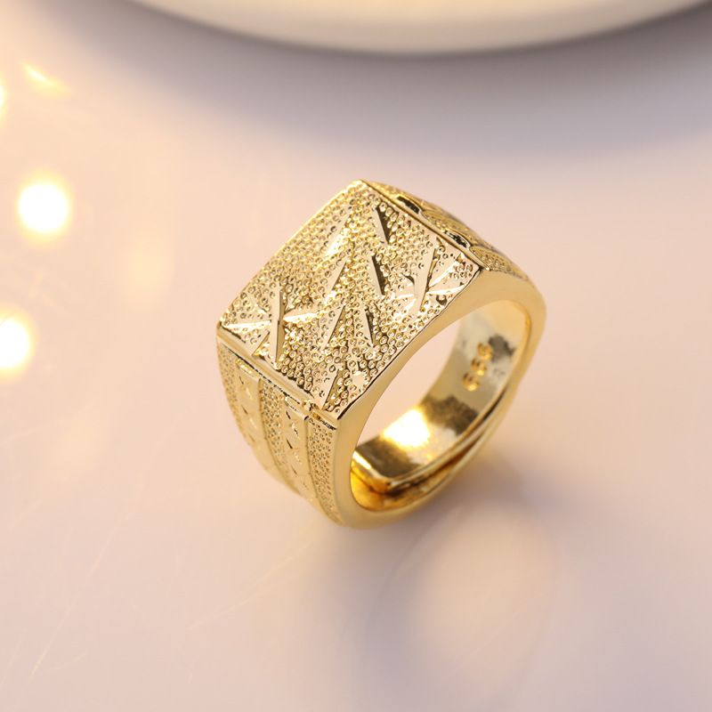 Anello aperto da uomo placcato in rame con fiore in oro opaco Zhenrong Lao_voghion.com