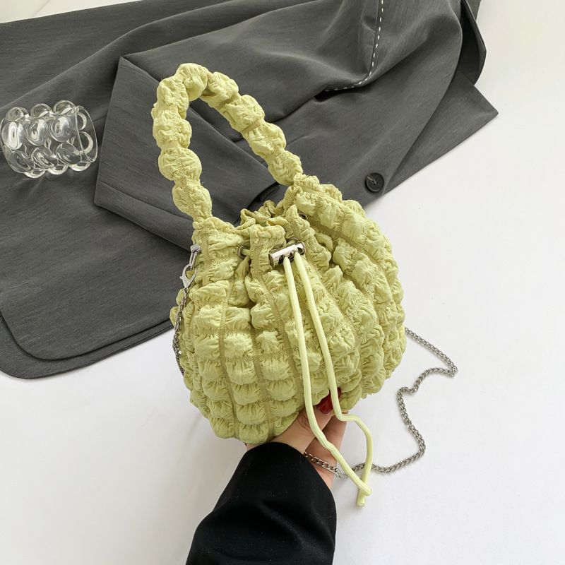 Trendy Ruched Handbag 2024 Spring New Versatile Ins Chain Shoulder Crossbody Bucket Bag For Women_voghion.com