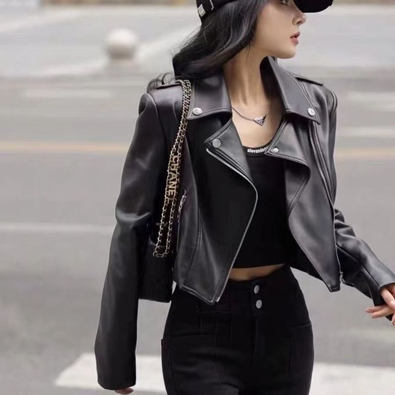 Veste noire élégante et tendance pour le printemps et l'automne 2023, avec col rabattu, taille haute, poche, fermeture éclair et courte_voghion.com