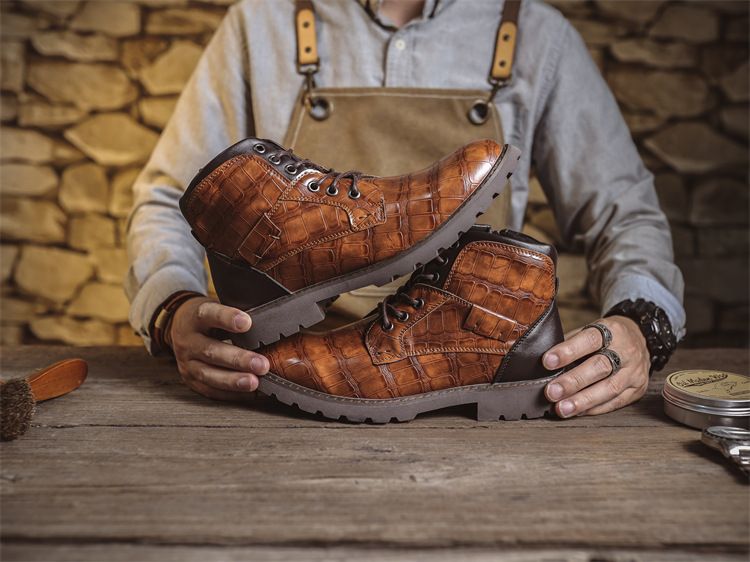 2024 Autumn New Martin Durable British Style Short Mid-top Men's Leather Boots_voghion.com