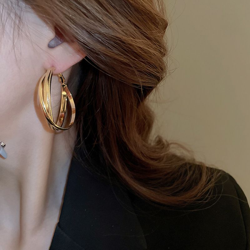 Silver Needle Cross Hollow Geometric Earrings Metal Design Earrings European And American Light Luxury Fashion Earrings_voghion.com