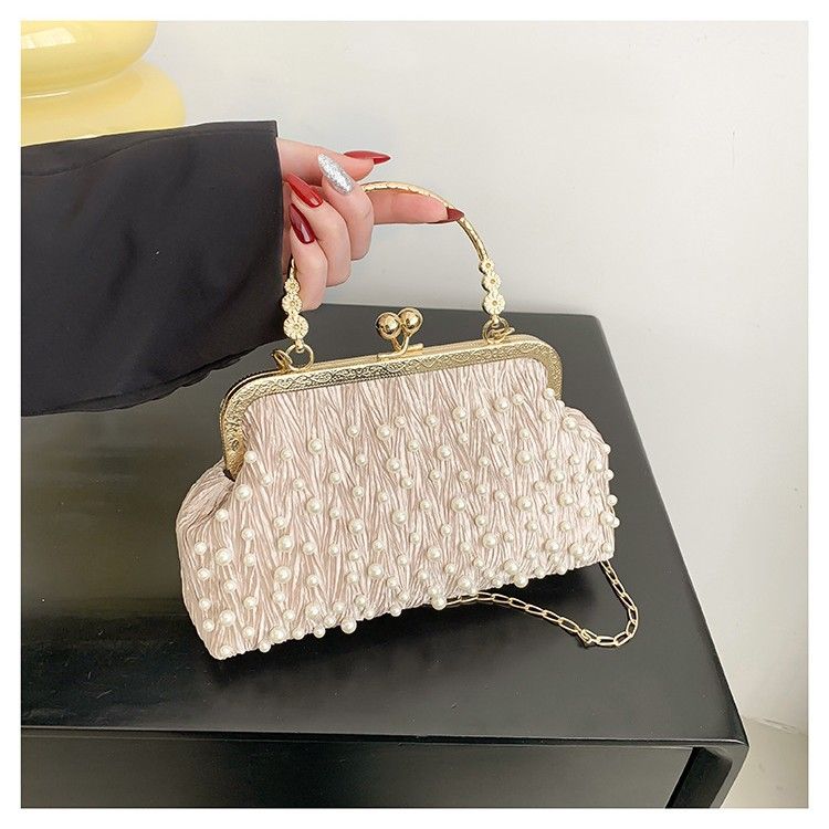 Perlenhandtasche für Damen, exquisite Abendtasche für Prominente, neue trendige Clip-Muscheltasche im Frühjahr 2024_voghion.com