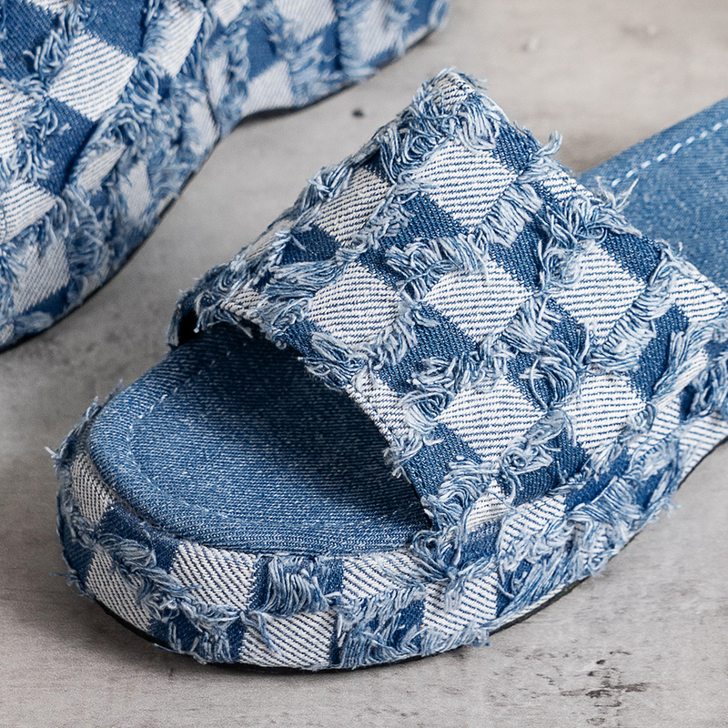 naisten kengät kesä uusi rinne paksupohjainen ranta kuluminen ruudullinen denim tossut iso koko naisille_voghion.com