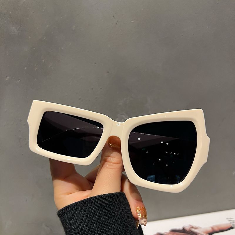 LazyZoom Pu Young Same Style New Arrival Ins Super Popular Fashion Wind Eyebrow Picking Funny Personality Irregular Sunglasses_voghion.com