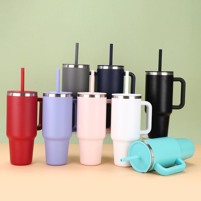 Nuovo bicchiere per ghiaccio portatile con cannuccia isolato in acciaio inossidabile 304 a doppio strato, con manico da 40 once, per auto, transfrontaliero_voghion.com