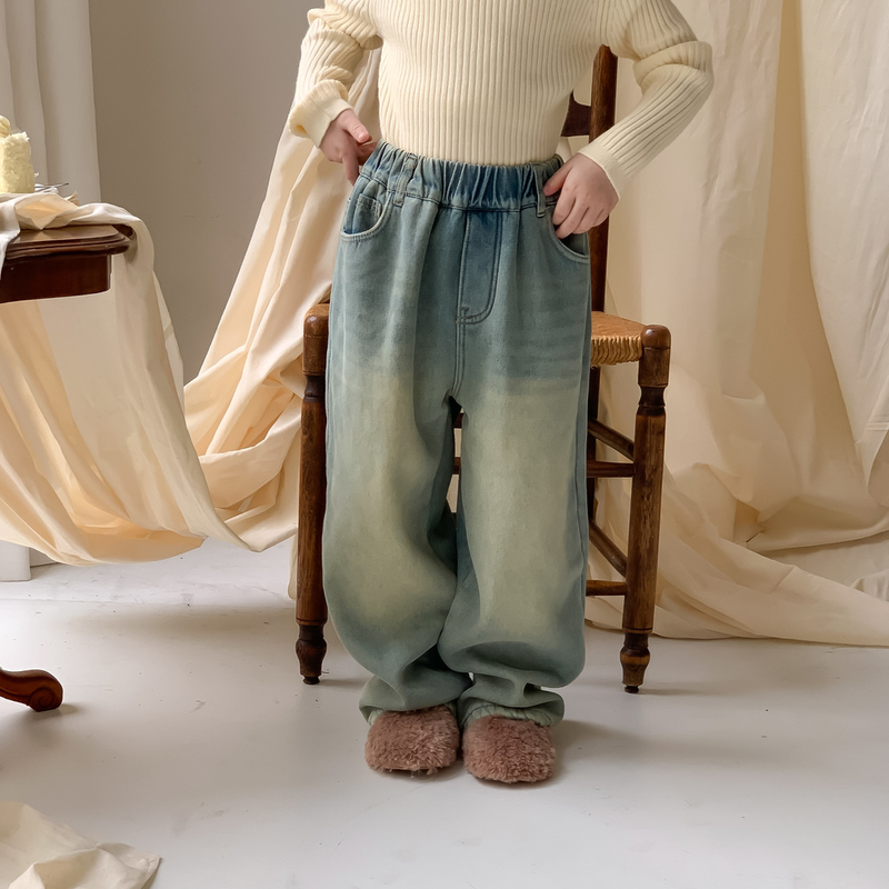 Children's 2023 winter women's baby Korean wash white denim straight leg pants children's casual all-in-one plush_voghion.com