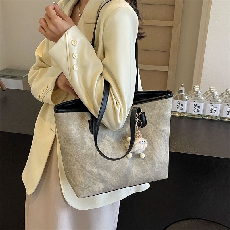 Trendy Oversized Tote Bag For Women - PU Leather Shoulder Bag With Gold Foil Print, Spacious XL College Book Bag For Daily Commute & Casual Outings_voghion.com