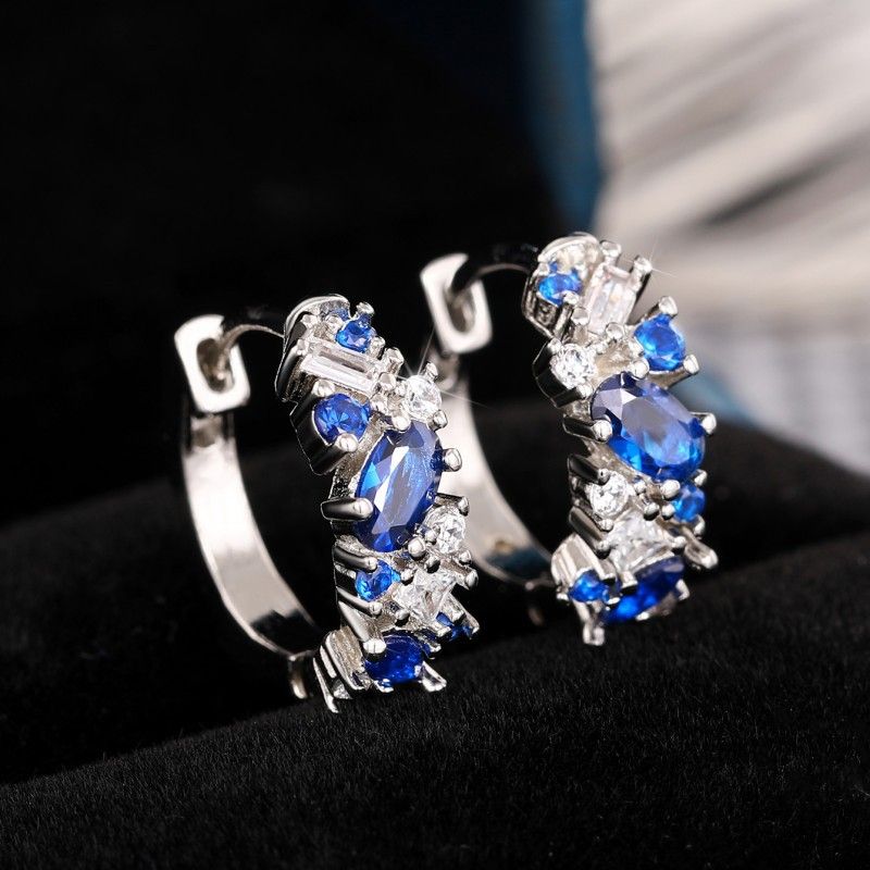 Cao Shi's Simple And Cool Fried Dough Twists Design Sense Hip Hop With Small Circle Earrings_voghion.com