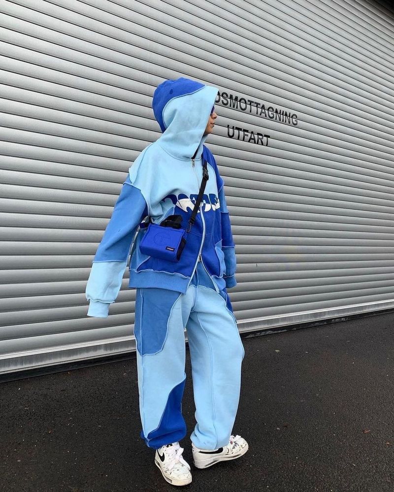 Streetstyle heren dames patchwork kleurcontrast hoodie met rits en open draadontwerp, loszittende jas en_voghion.com