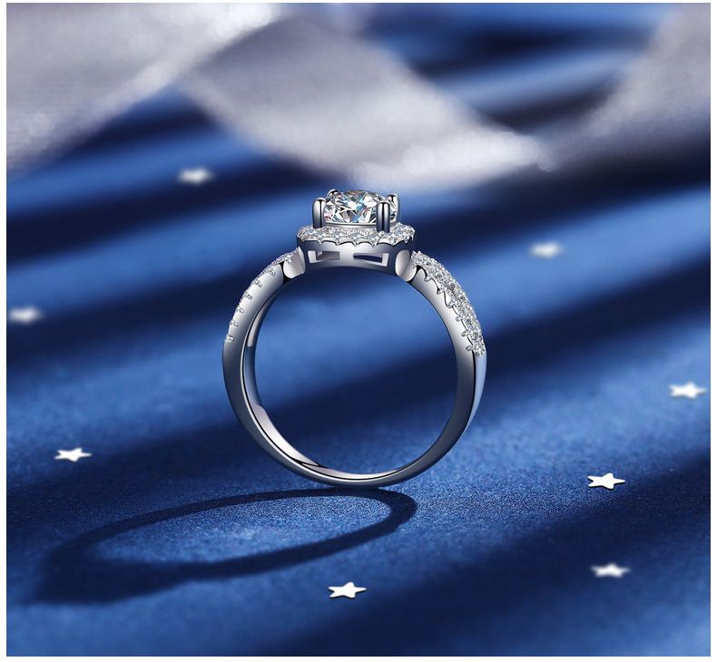 Sterling silver 1 carat moissanite female luxury wedding ring ring princess square bag retro lace ring_voghion.com