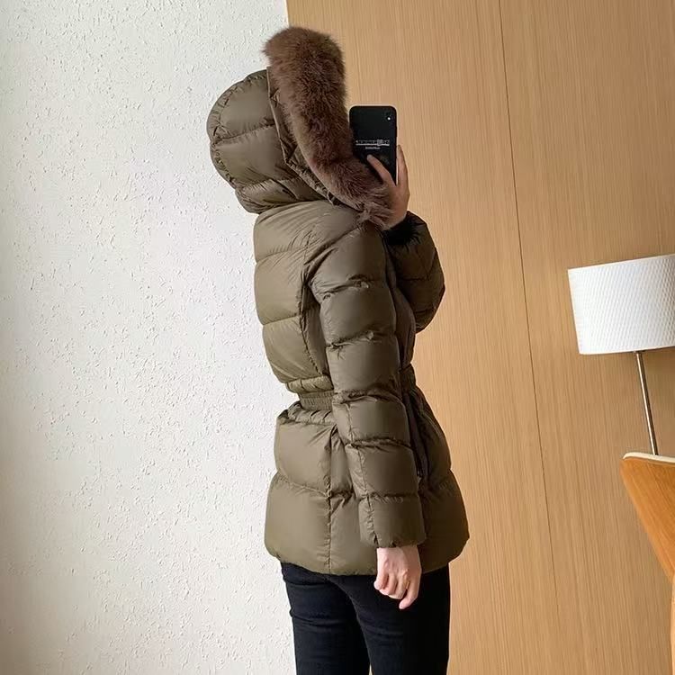 Women's Fox Fur Trim Short Down Jacket With Slim Fit & Waist Snatching Design, Lightweight Luxury White Duck Feather Coat_voghion.com
