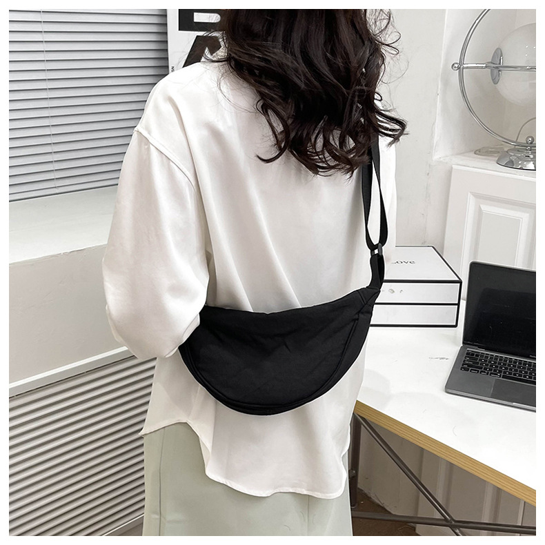 Single shoulder for women's summer crossbody underarm 2024 new crescent shaped b, versatile and fashionable dumpling_voghion.com
