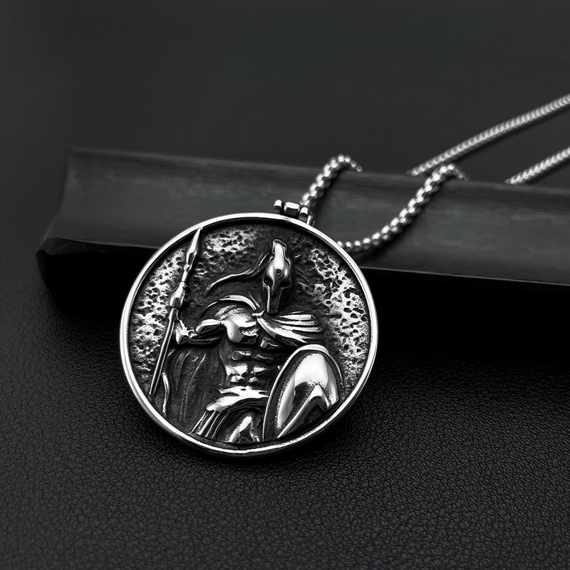 Ciondolo Eroe di Sparta Collana unica in acciaio al titanio punk hipster per uomo_voghion.com